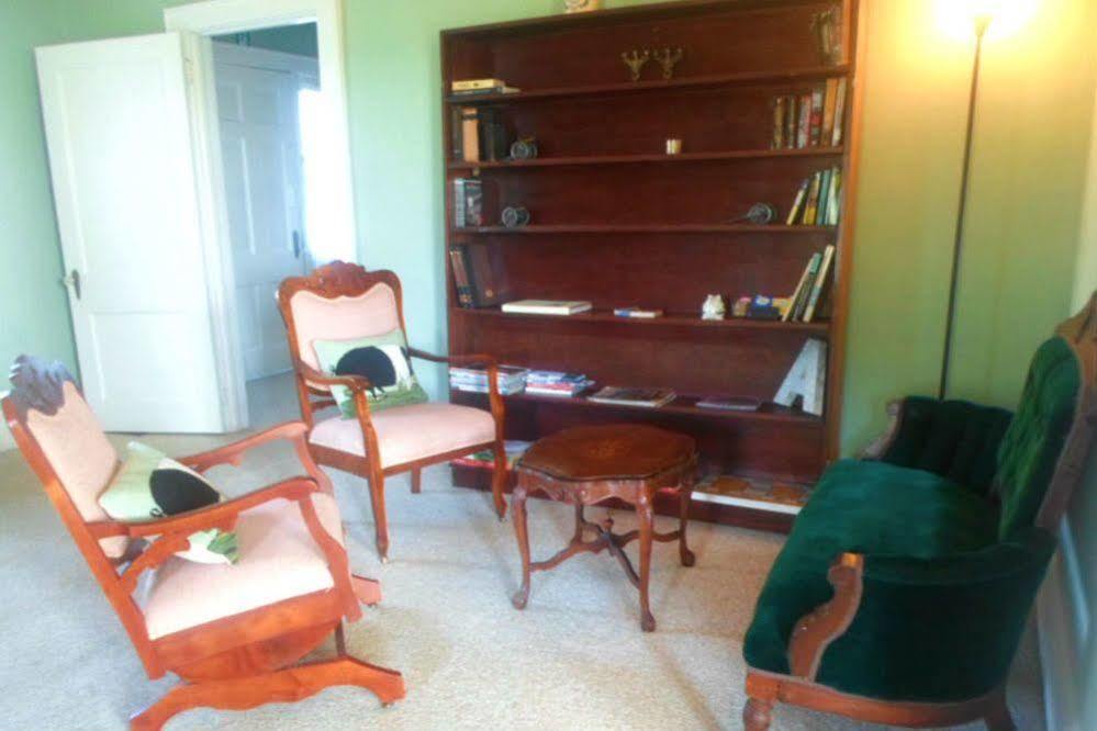 The Teacherage Sunbury Bagian luar foto